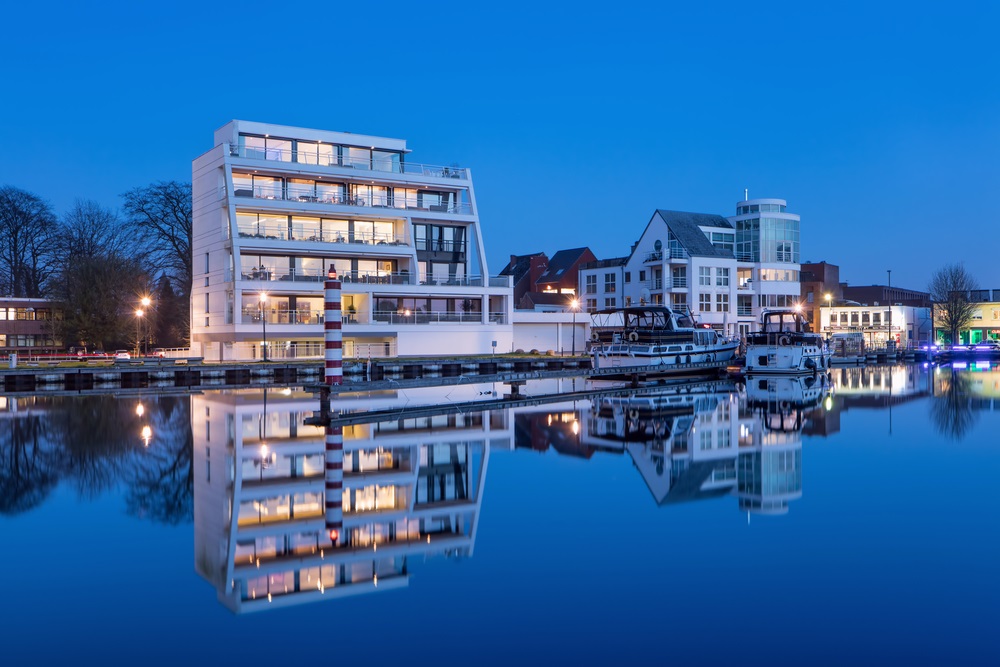 A Guide to Senior Living Architectural Design - Modern Senior Living Apartment Complex Design